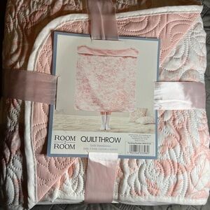 Pink & White Quilt Throw